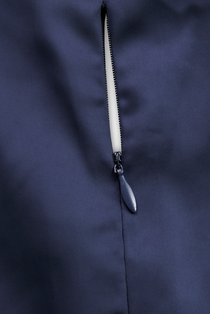 Dharmay | Elegantes Midikleid mit langen Ärmeln
