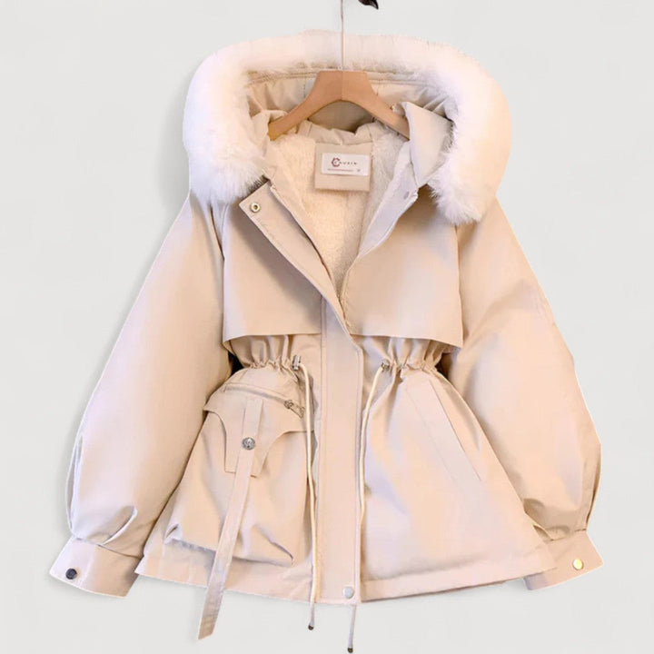 HARMI – GEMÜTLICHER PARKA MIT FELL