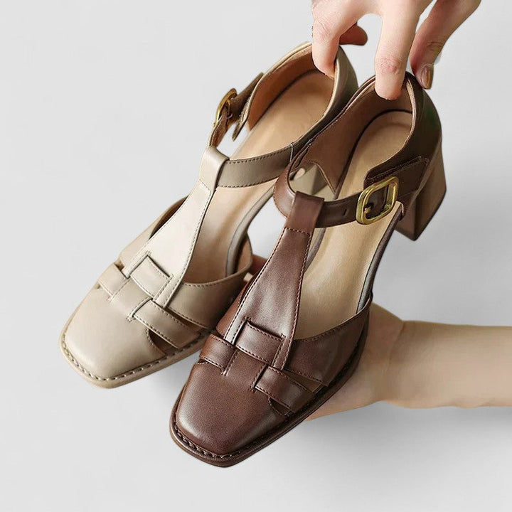Elyxiana | Orthopädische Stiefeletten mit T-Riemen