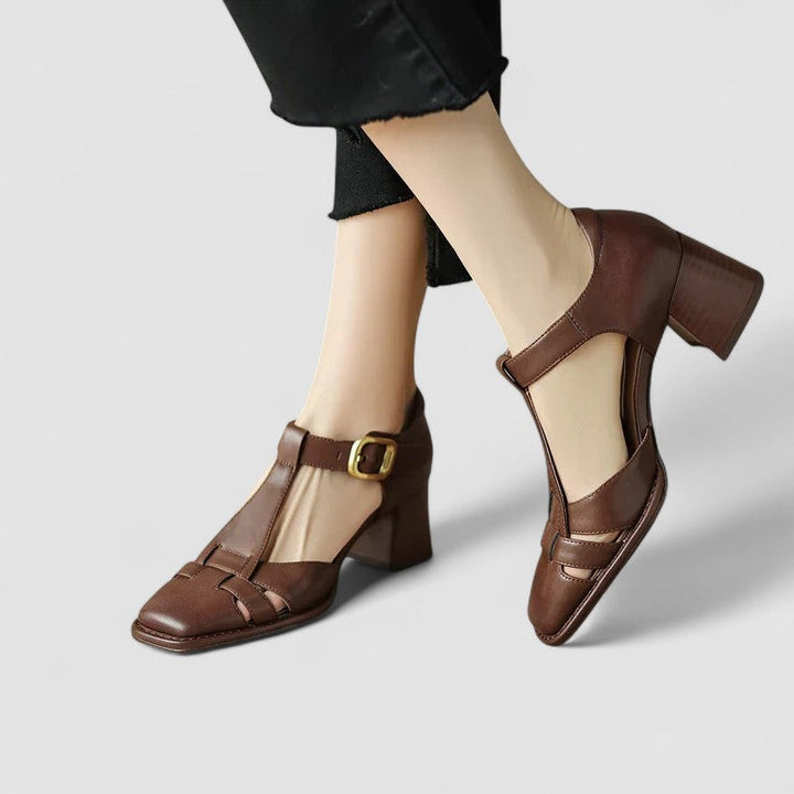 Elyxiana | Orthopädische Stiefeletten mit T-Riemen