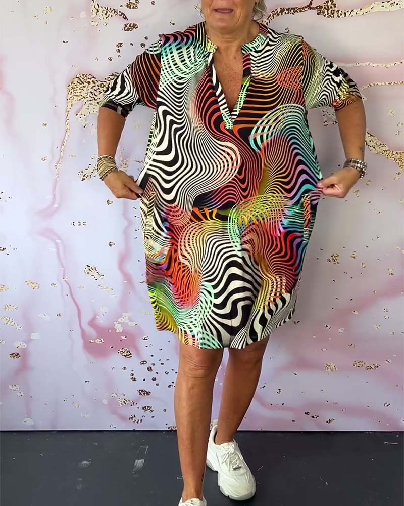 RIA | FARBENFROHES KLEID MIT V-AUSSCHNITT