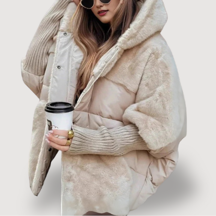JESSY – GEMÜTLICHE JACKE MIT KAPUZE