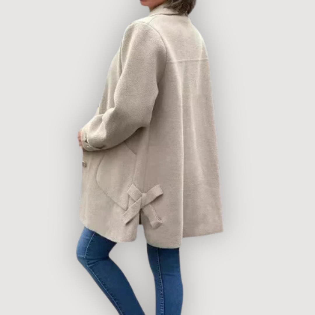 MARISE – EIN KLASSISCHER MANTEL FÜR DEN ALLTAG