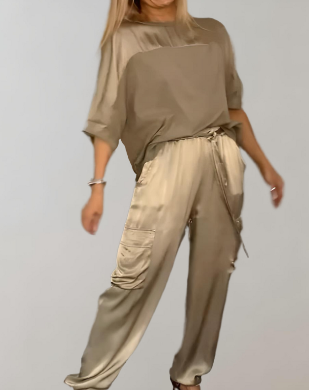 Finley – Seiden-Loungewear-Set mit Cargotaschen