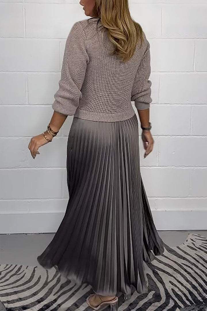 Claudia – Maxikleid mit Pullover und Plisseerock