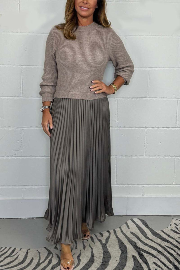 Claudia – Maxikleid mit Pullover und Plisseerock