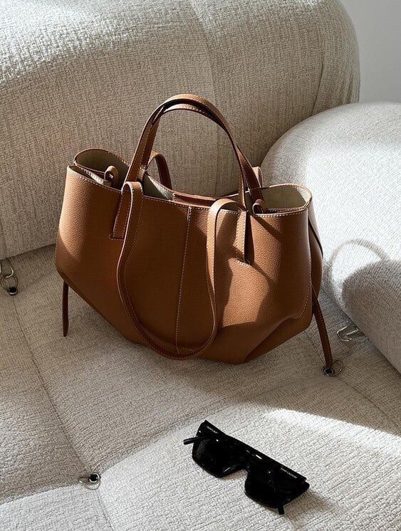 Pernilla – Elegante Tasche mit seitlichen Abschlüssen