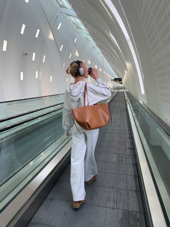 Pernilla – Elegante Tasche mit seitlichen Abschlüssen