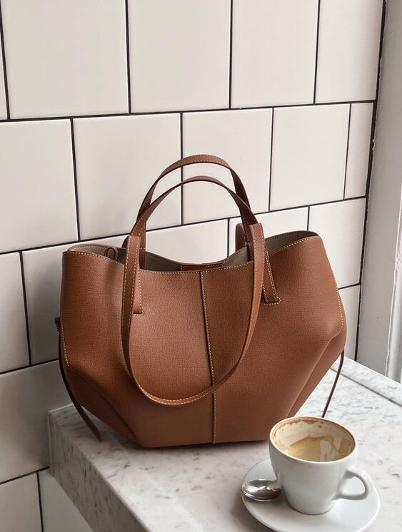 Pernilla – Elegante Tasche mit seitlichen Abschlüssen