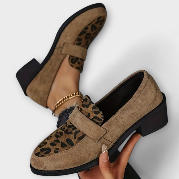 KARLA | ELEGANCKIE DAMSKIE BUTY Z NADRUKIEM LAMPARTA