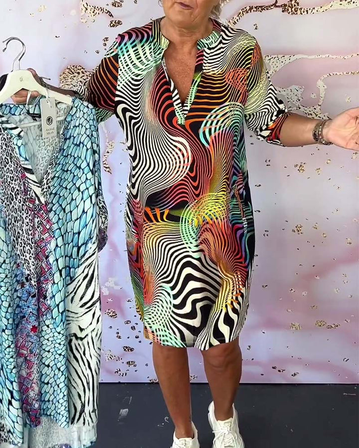 RIA | FARBENFROHES KLEID MIT V-AUSSCHNITT
