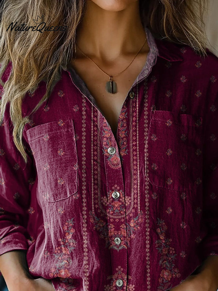 Einfaches ethnisches Blumenmuster auf langärmeligem Damen-Baumwollshirt